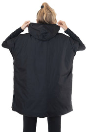 poncho sportivo tessuto tecnico sport outfit tuta look giacca palestra cappuccio impermeabile