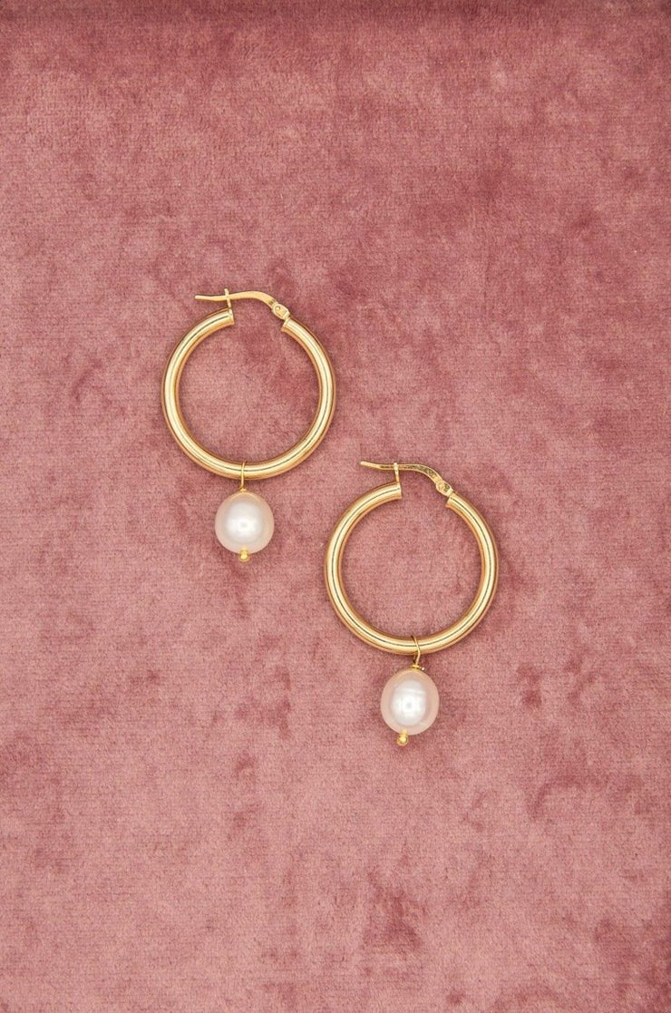 BERENICE - Orecchini a cerchio con perle pendenti